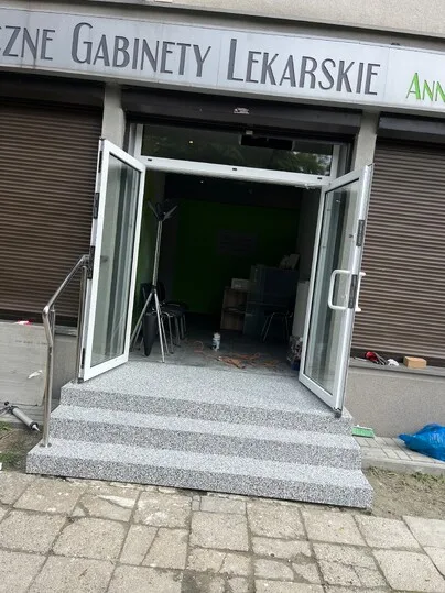 Schody i wejście zewnętrzne